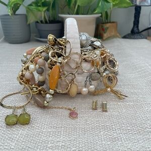 “Goldie Locks” Mystery Jeweley Jar